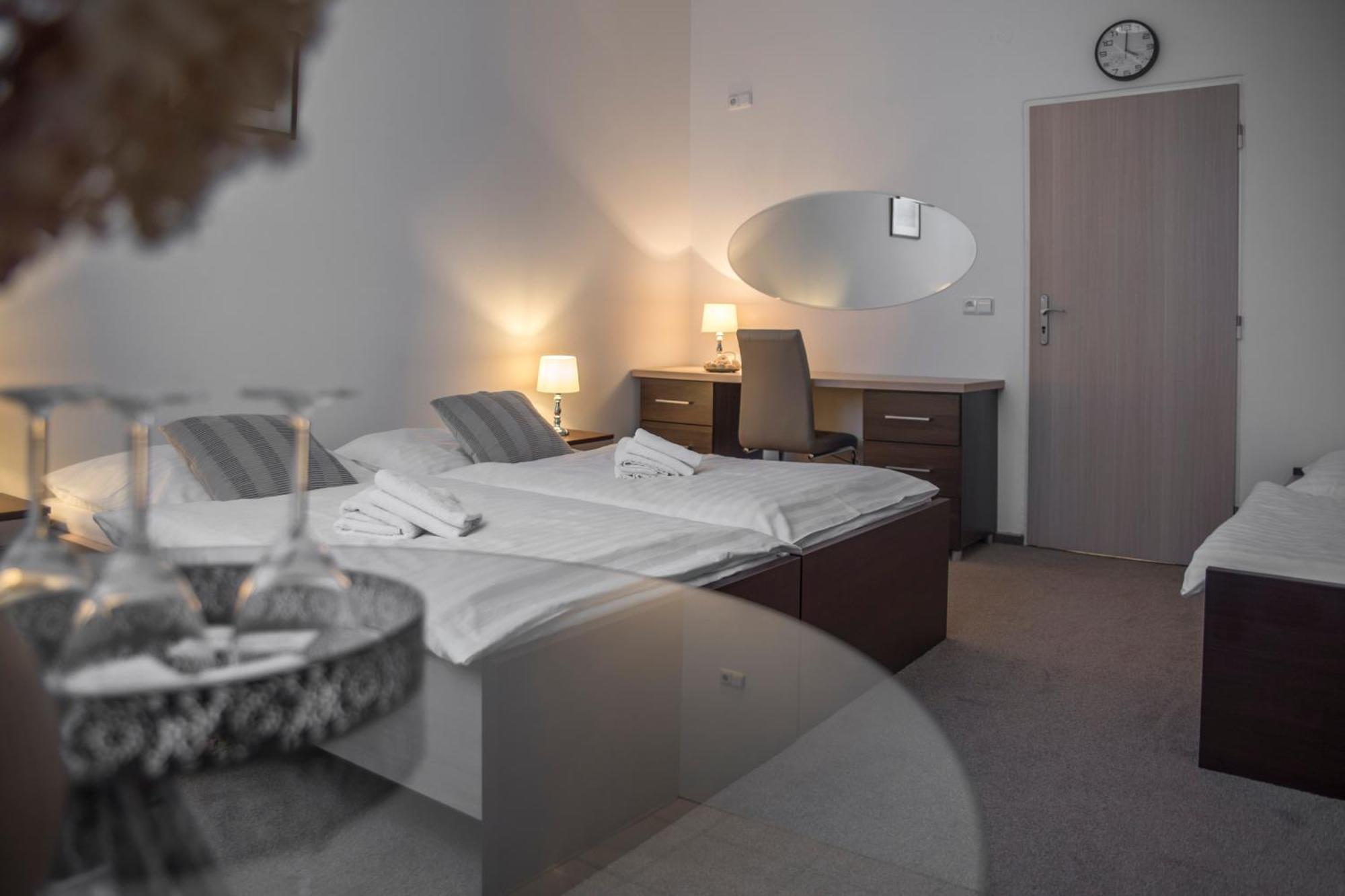 Classic Apartmany Trinec Bagian luar foto