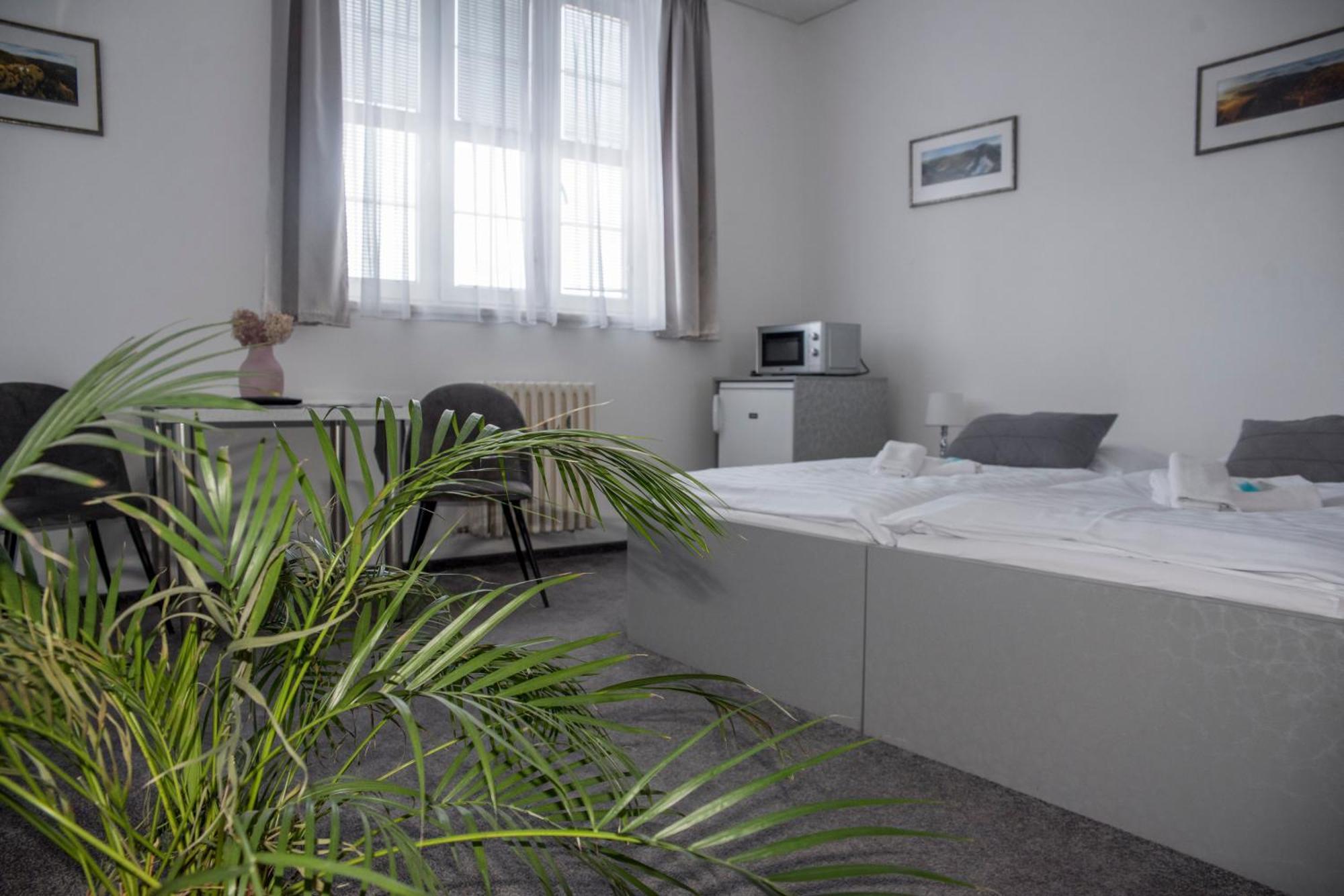 Classic Apartmany Trinec Bagian luar foto